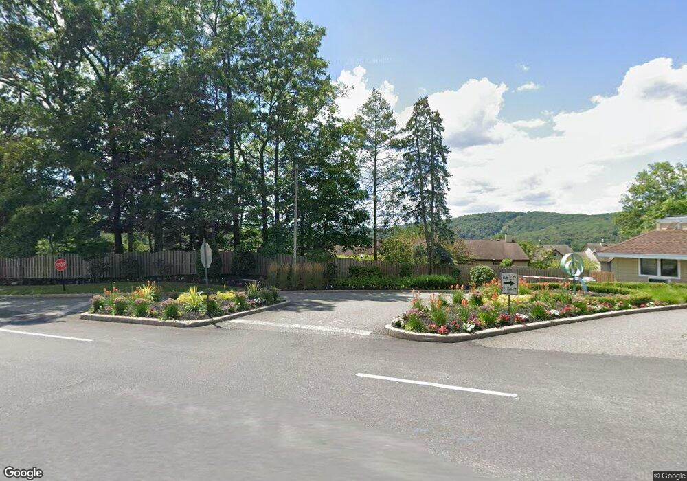 6 Fox Ct, Suffern, NY 10901 - photo 1