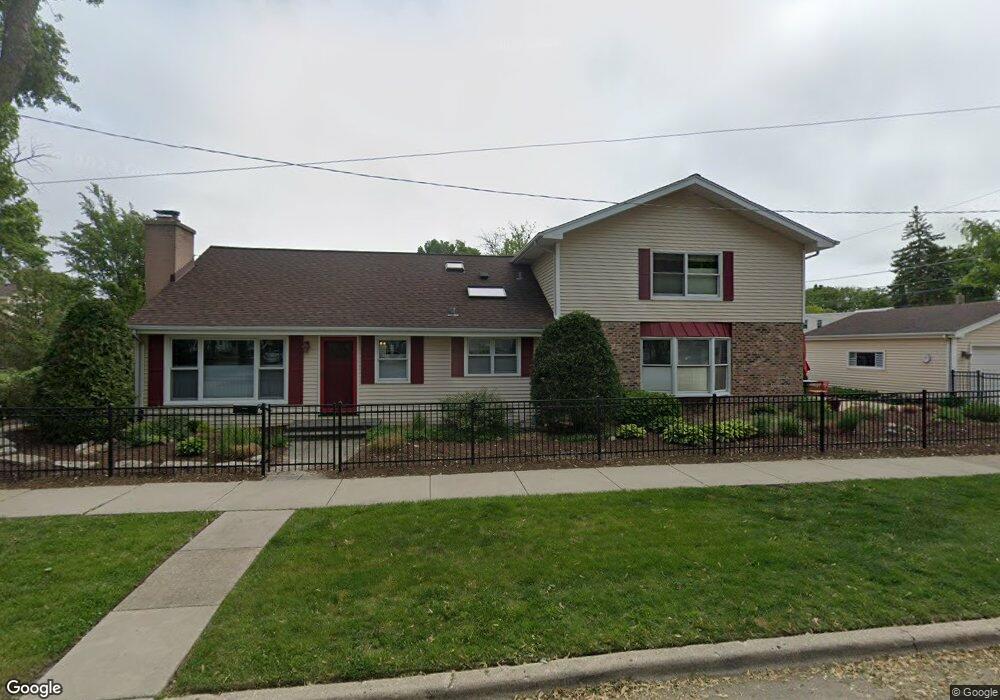 1405 Campbell Ave, Des Plaines, IL 60016 - photo 1