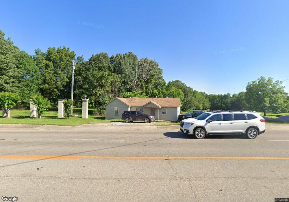 3217 W Kingshighway, Paragould, AR 72450 - photo 1