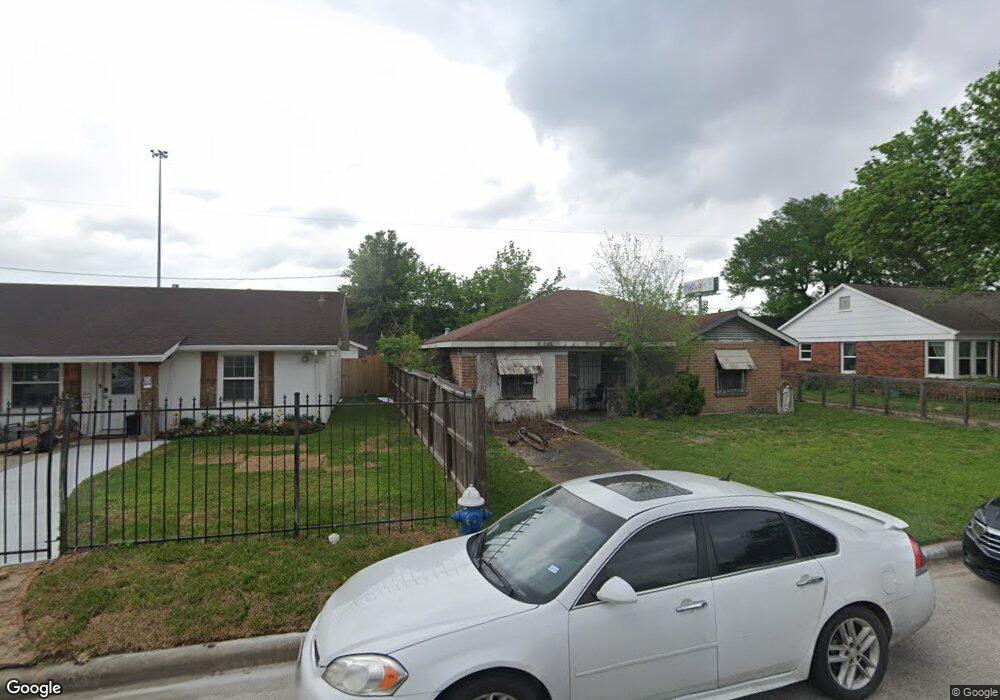301 Kelley St, Houston, TX 77009 - photo 1