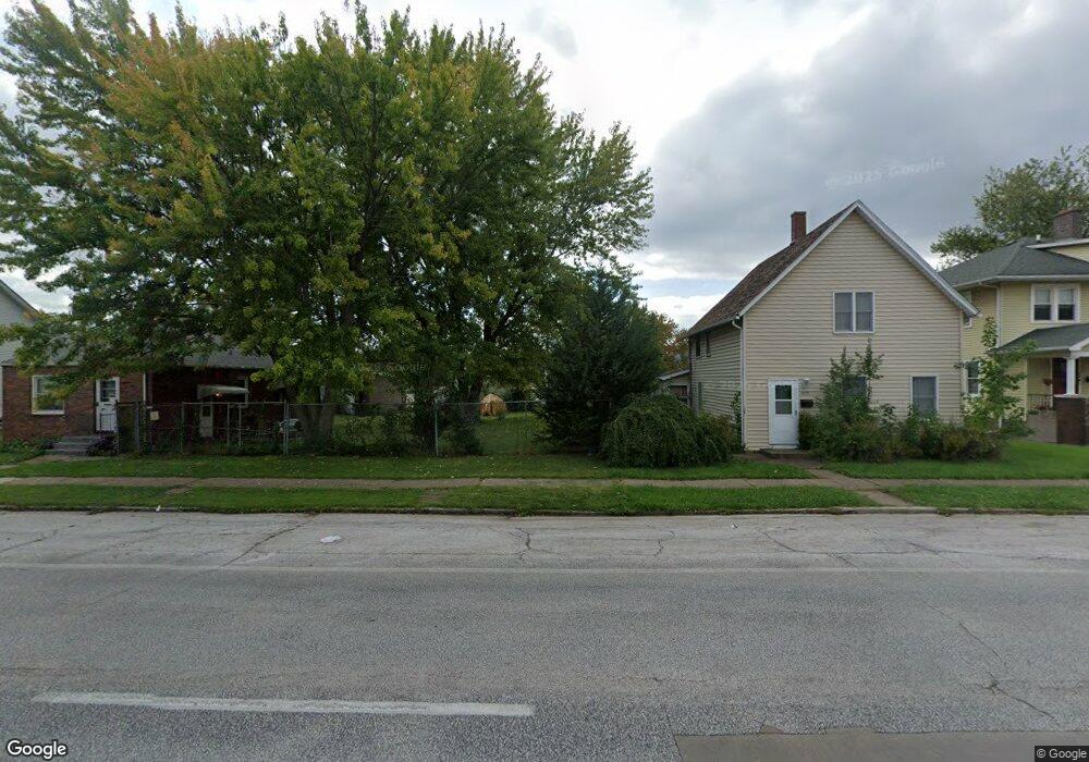 1821 W 4th St, Davenport, IA 52802 - photo 1