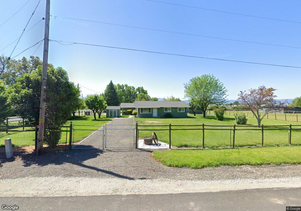 725 Maverick St, Central Point, OR 97502 - photo 1