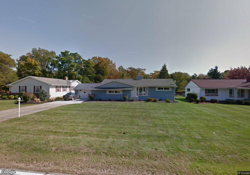 5415 Fairtree Rd, Bedford, OH 44146 - photo 1