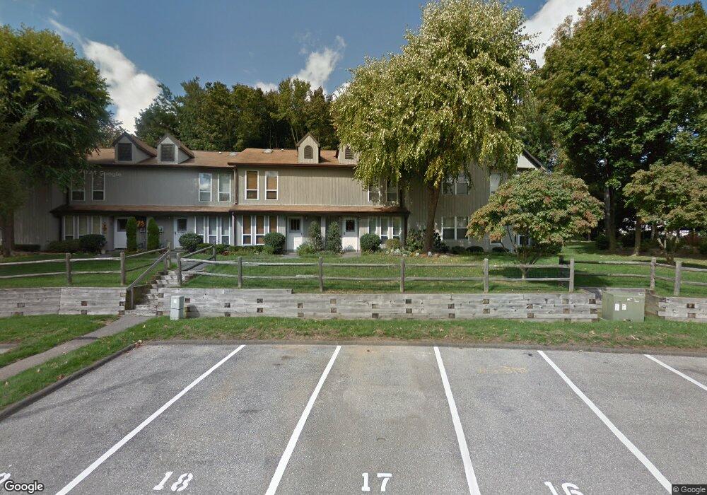 22 Hemlock Cir, Peekskill, NY 10566 - photo 1