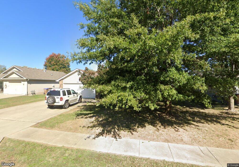 302 E Elm St, Raymore, MO 64083 - photo 1