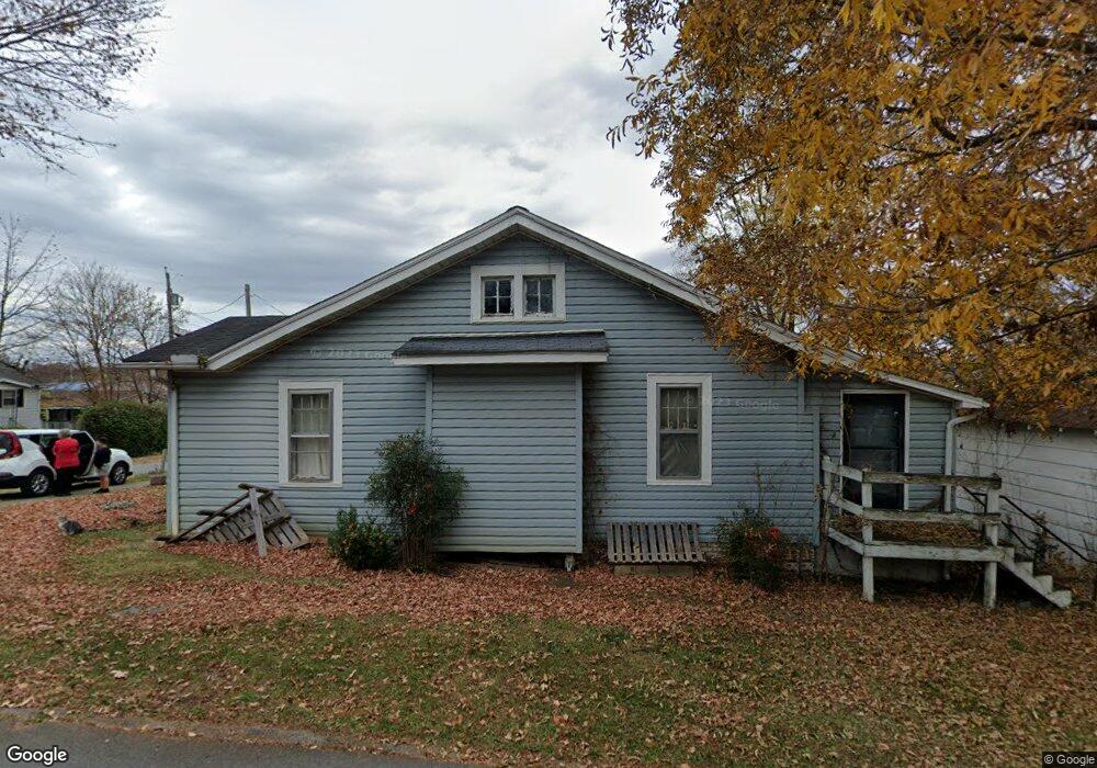 909 Henry St, Johnson City, TN 37601 - photo 1