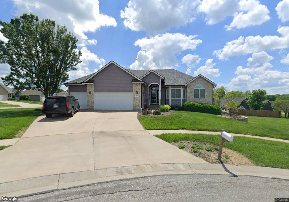 3601 SW Norman Ct, Topeka, KS 66610 - photo 1
