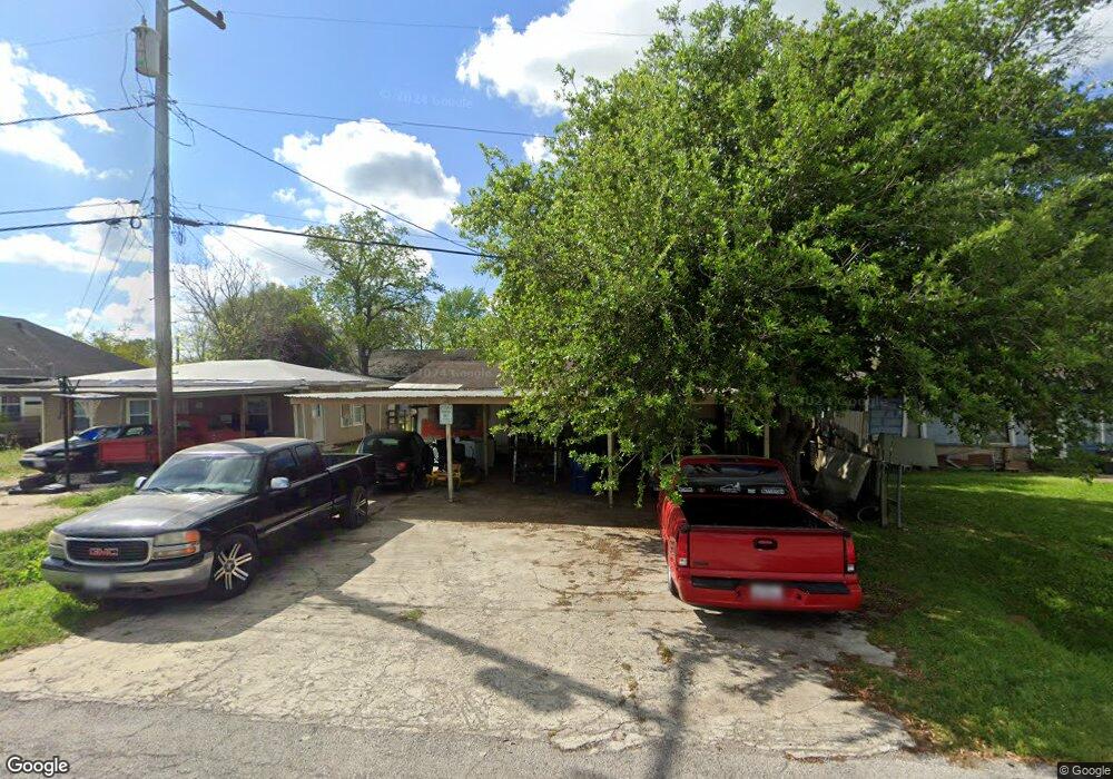 1204 5th St, Bay City, TX 77414 - photo 1