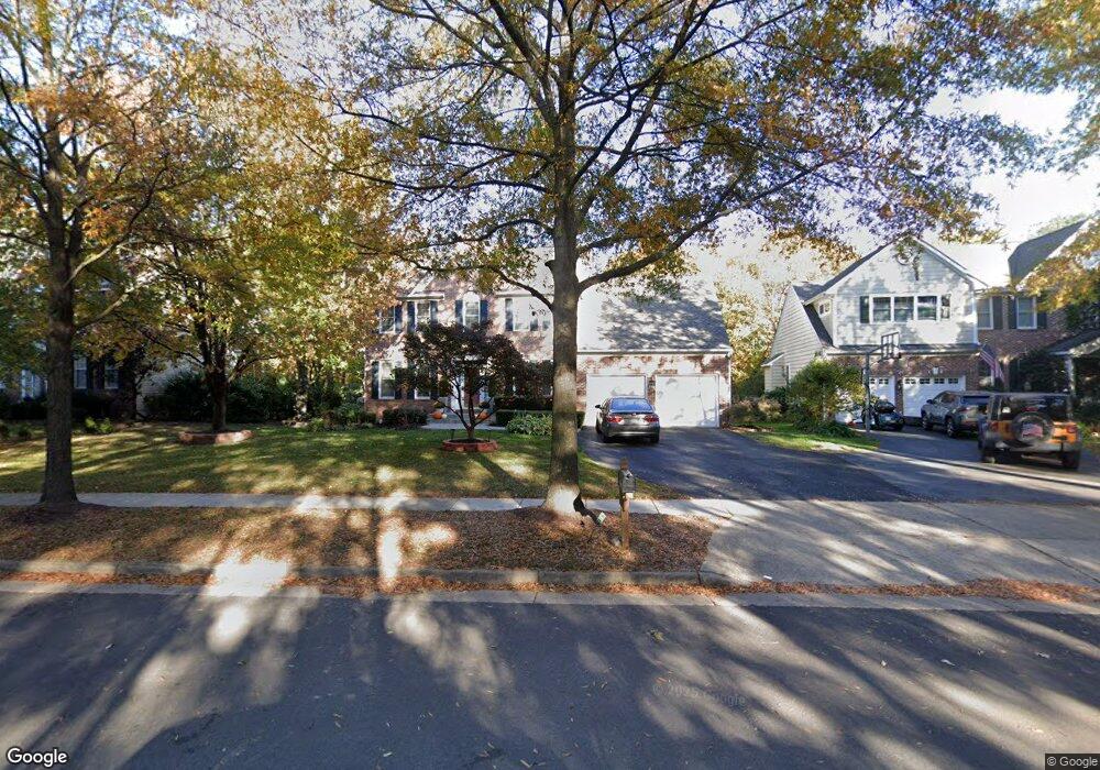 25260 Planting Field Dr, Chantilly, VA 20152 - photo 1