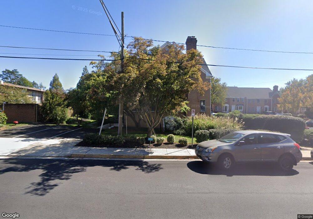 213 Locust St SE, Vienna, VA 22180 - photo 1