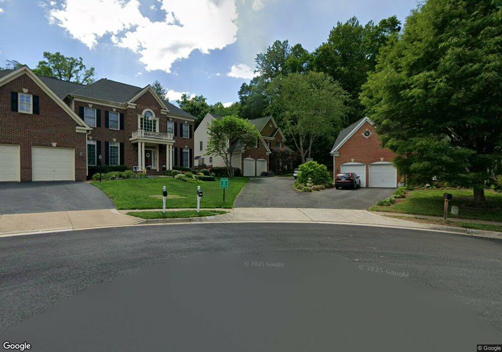 7834 Gambrill Woods Way, Springfield, VA 22153 - photo 1