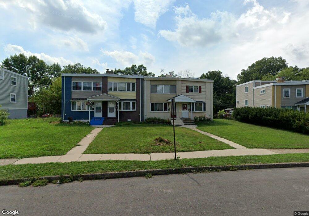 870 Wedgewood Dr, Lansdale, PA 19446 - photo 1