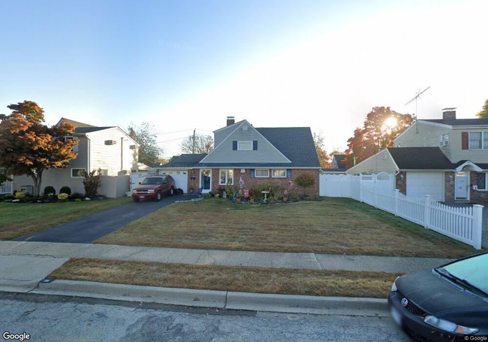 18 Skylark Ln, Levittown, NY 11756 - photo 1