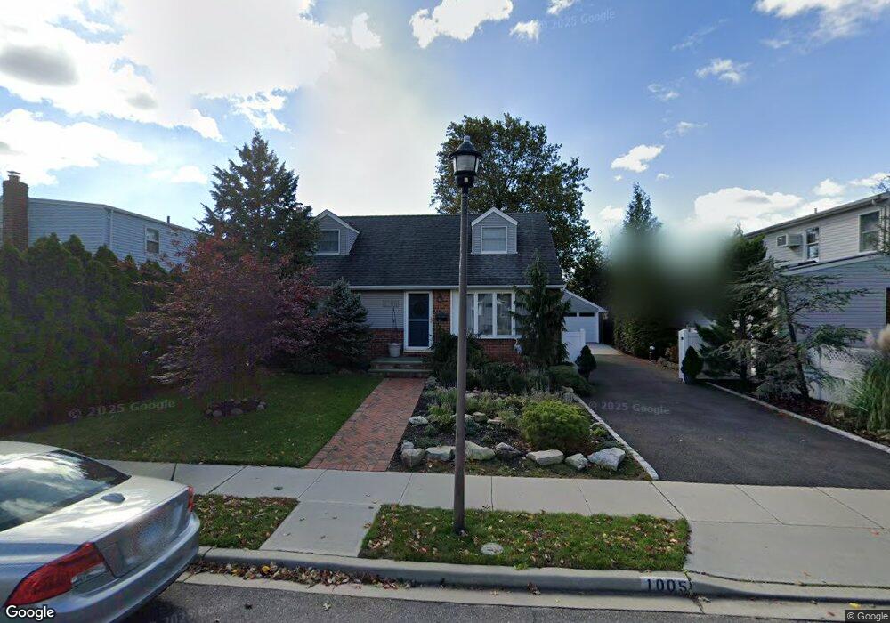 1005 Lorraine Dr, Franklin Square, NY 11010 - photo 1