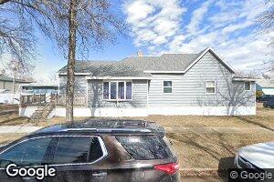 300 8th St E, Harvey, ND 58341