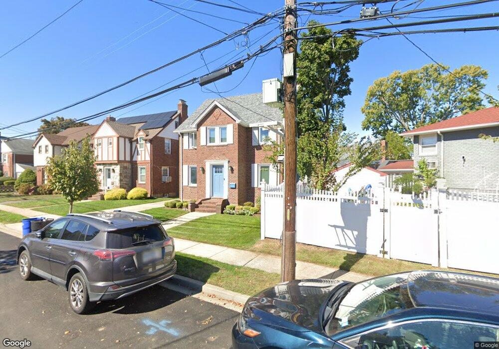 212 Willets Ave, West Hempstead, NY 11552 - photo 1