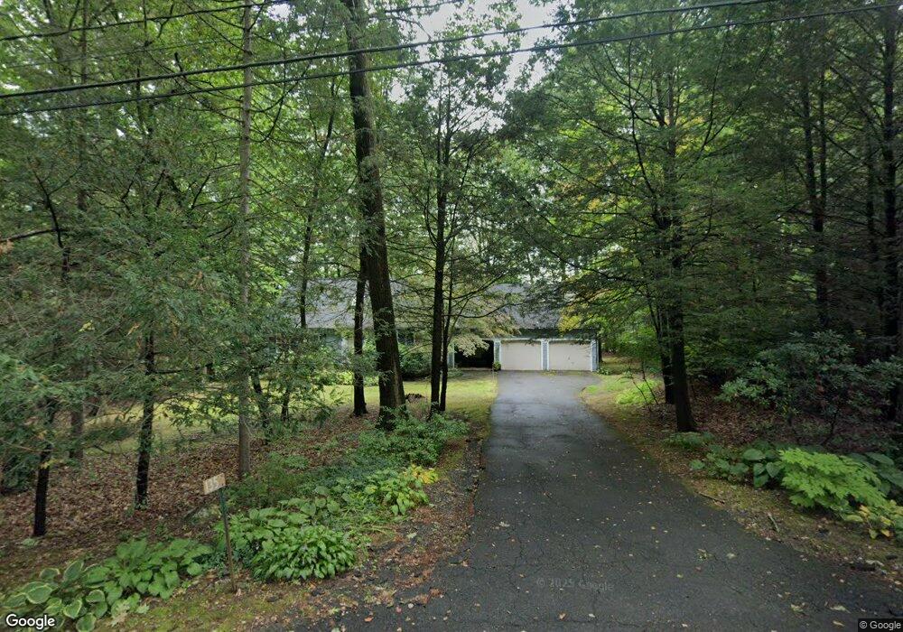 135 Red Gate Ln, Amherst, MA 01002 - photo 1