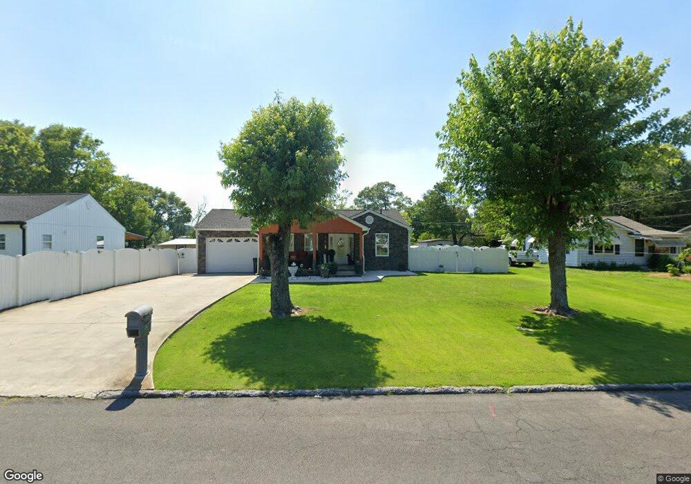 210 Pinehill Dr, Dalton, GA 30721 - photo 1