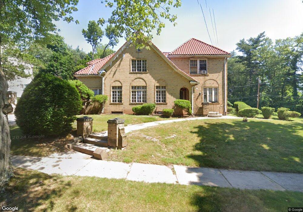 305 Ridgefield St, Hartford, CT 06112 - photo 1