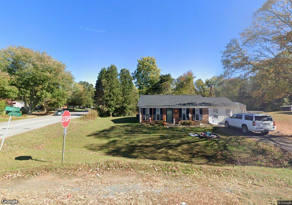 201 Ravenwood Ct, King, NC 27021 - photo 1