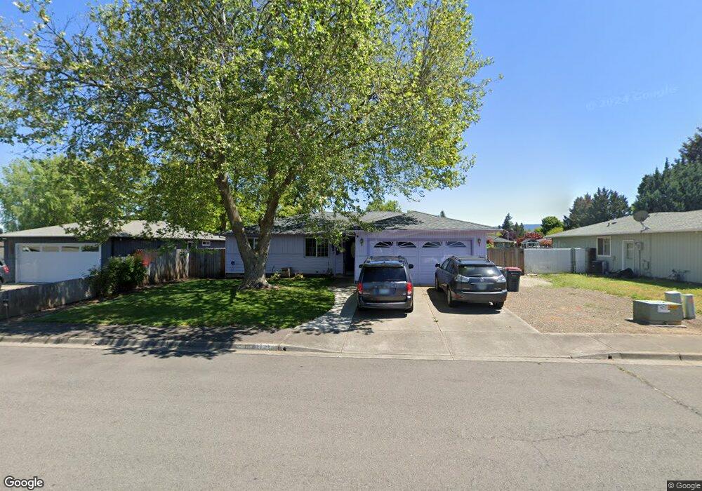 1298 Glengrove Ave, Central Point, OR 97502 - photo 1