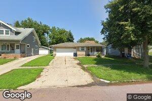 717 8th St, Sheldon, IA 51201