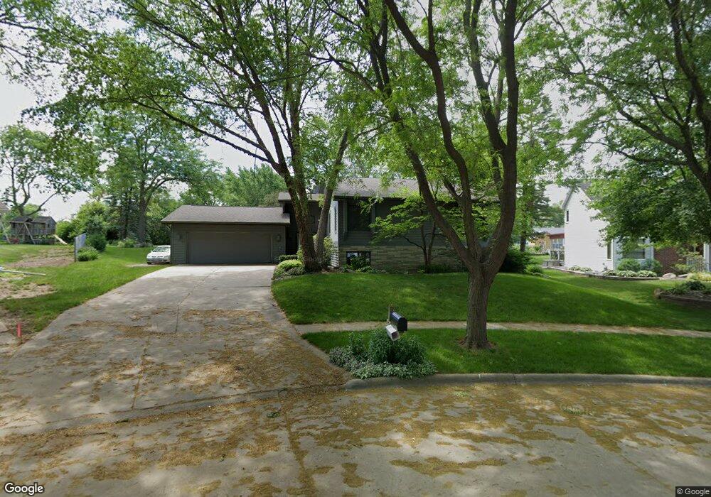 1464 Laurel Cir, Cedar Falls, IA 50613 - photo 1