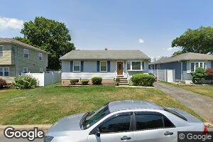 11 Vernon St, Sewaren, NJ 07077