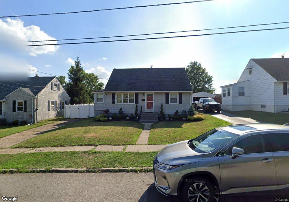 127 Longview Cir, Fords, NJ 08863 - photo 1