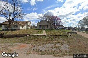 404 N 7th St, Sayre, OK 73662