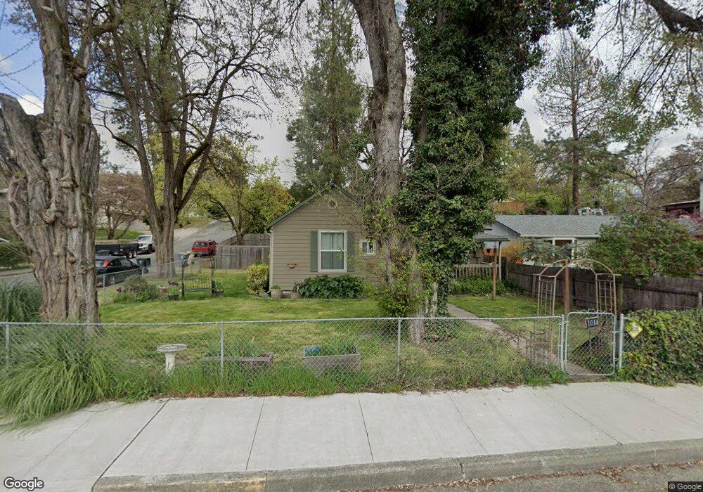 1014 NW B St, Grants Pass, OR 97526 - photo 1