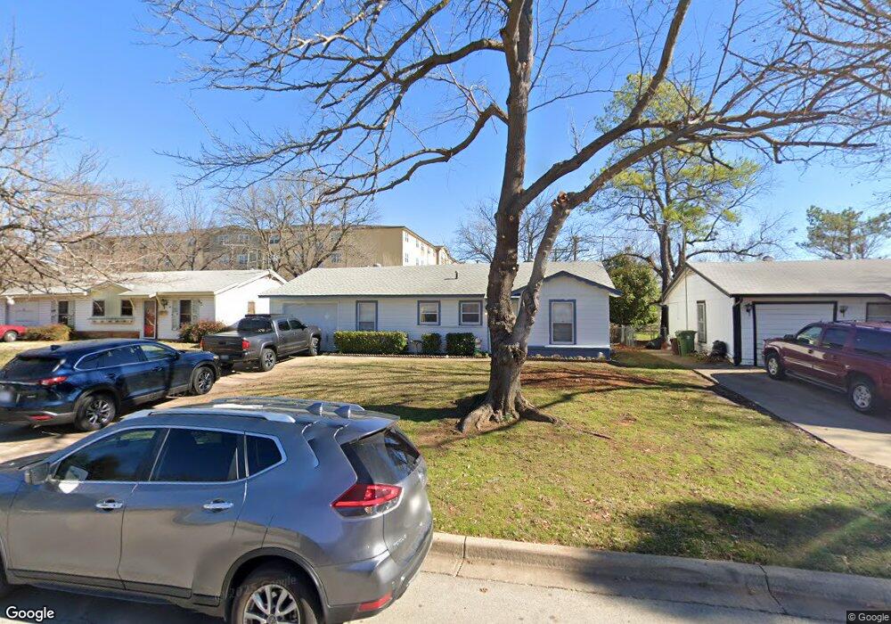 628 Livingston Dr, Hurst, TX 76053 - photo 1