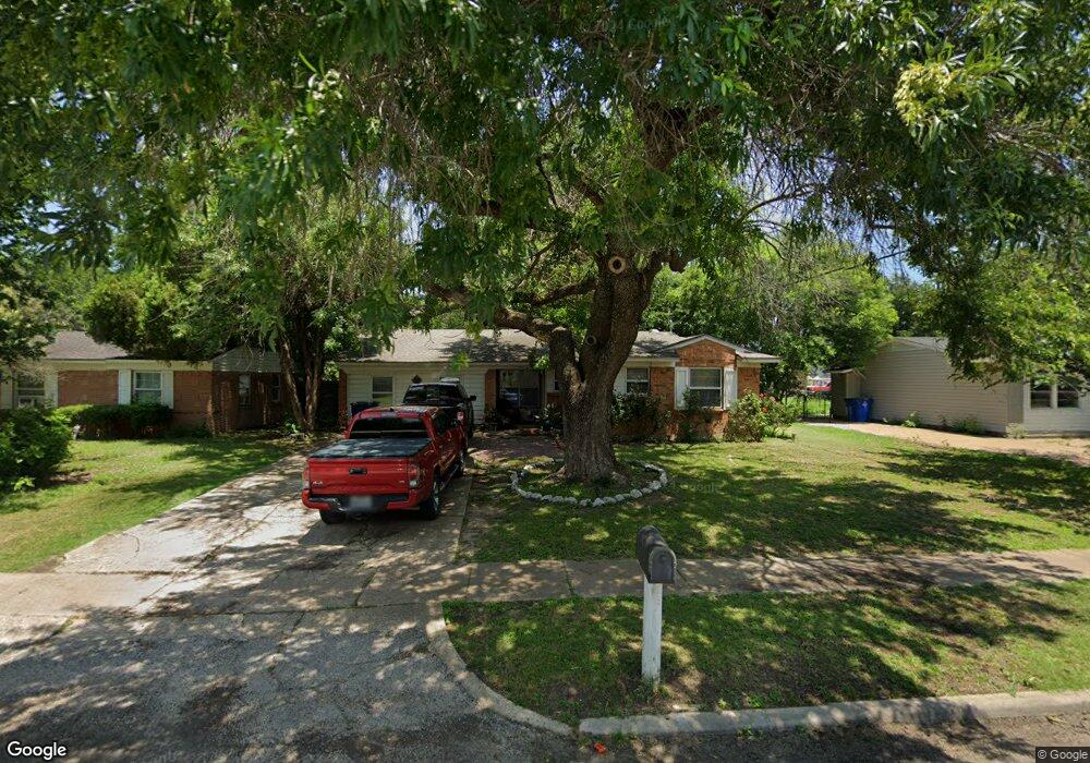 2602 Woodlawn Dr, Ennis, TX 75119 - photo 1