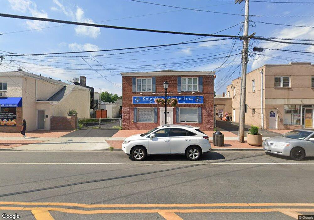 155 Manorhaven Blvd, Port Washington, NY 11050 - photo 1