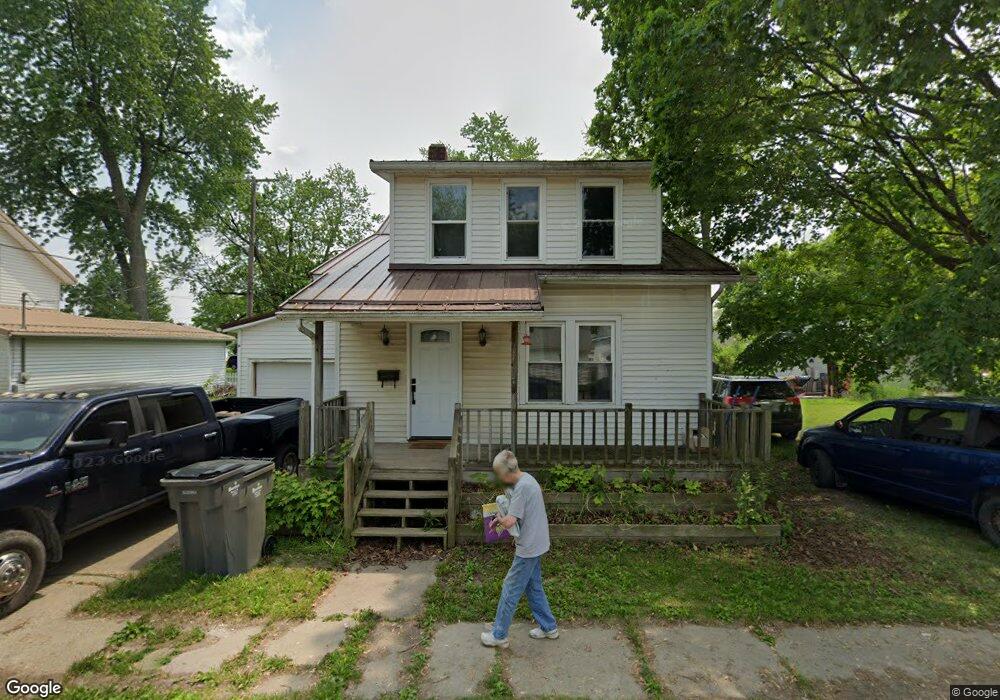 207 E Indiana Ave, Nappanee, IN 46550 - photo 1