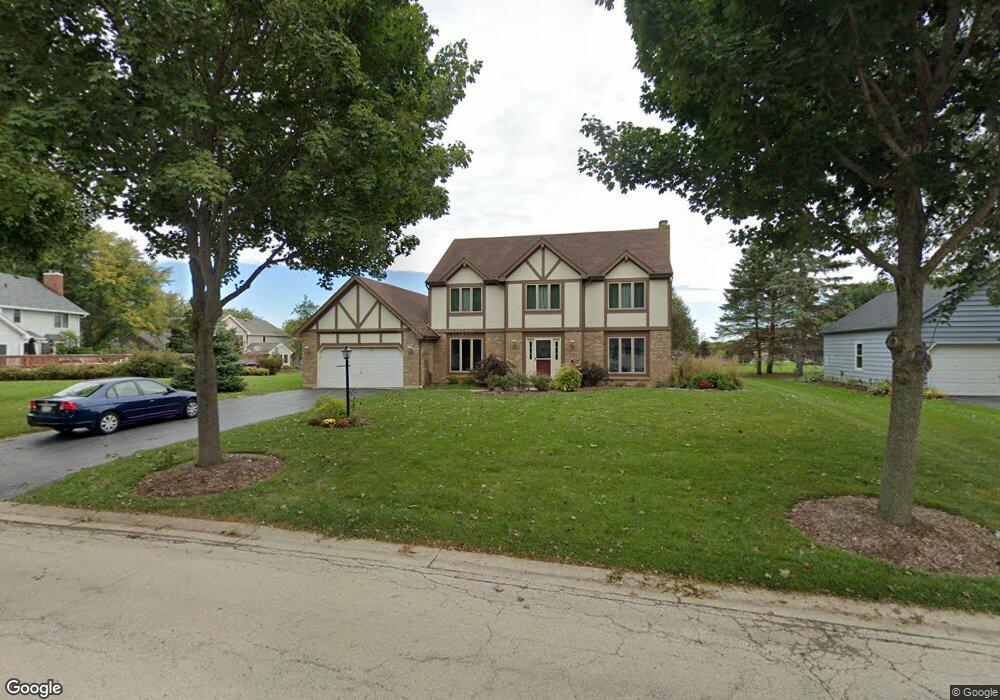 1460 Spring Hill Dr, Algonquin, IL 60102 - photo 1