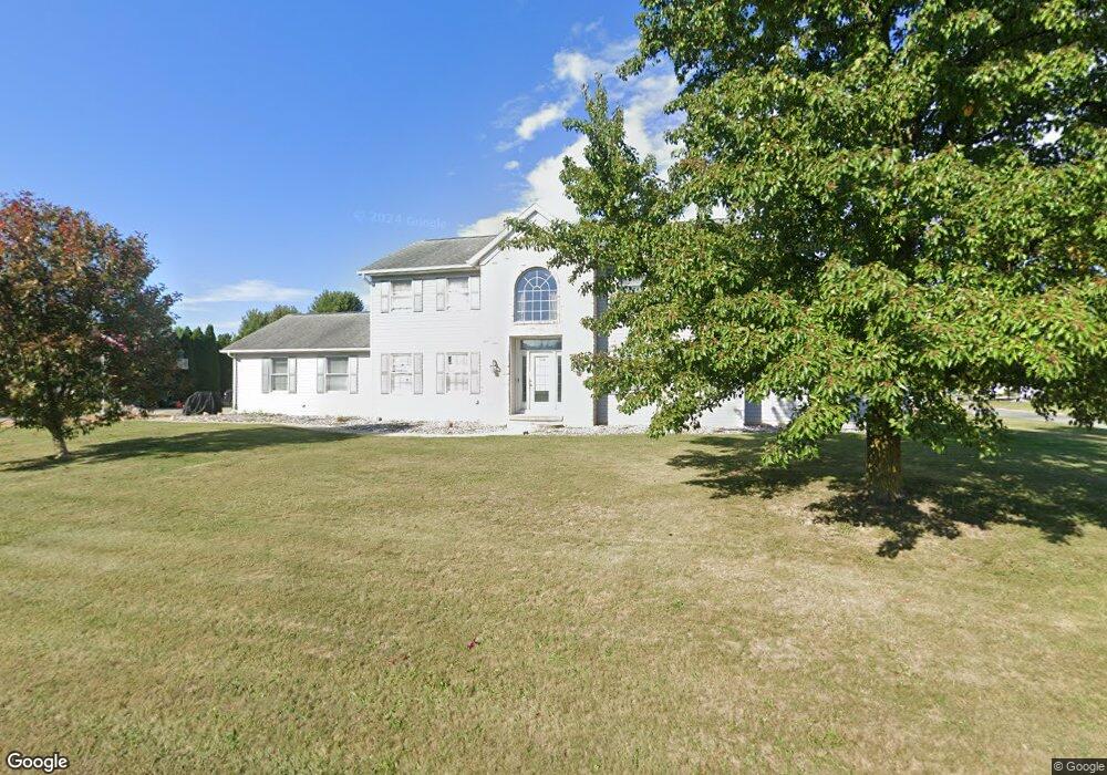 645 Country View Cir, Lima, OH 45801 - photo 1