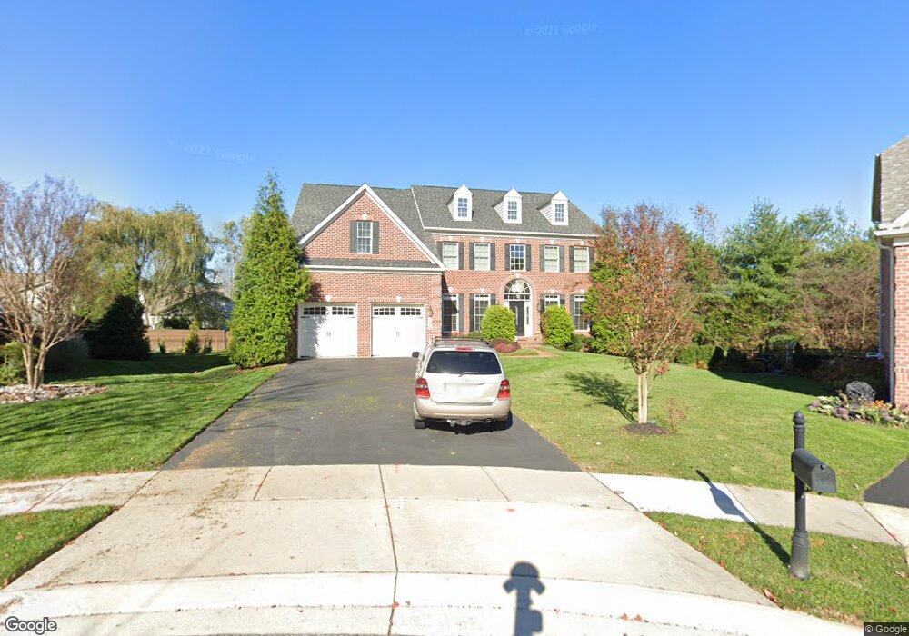 323 Lyon Ct, Pikesville, MD 21208 - photo 1