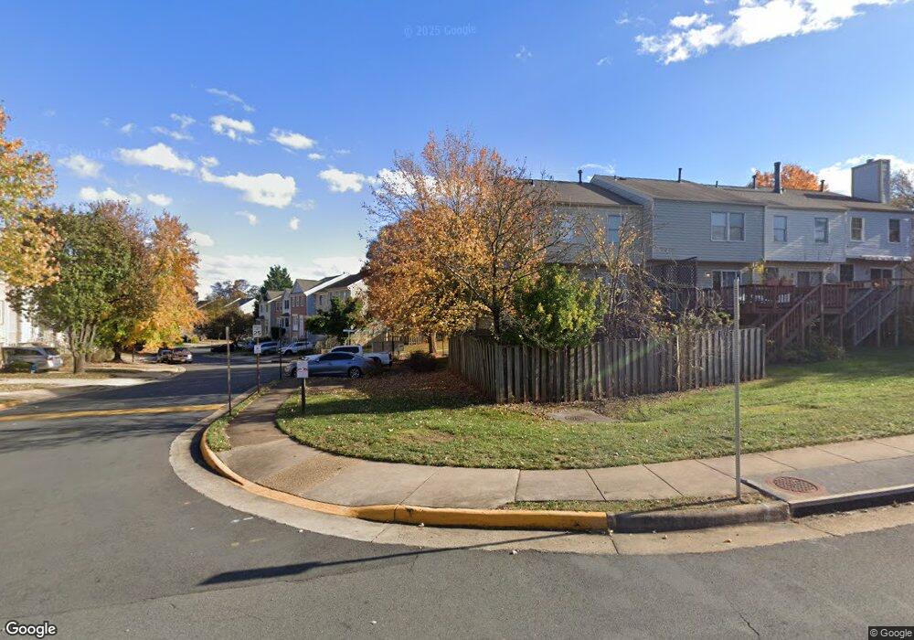 21907 Myrtlewood Square, Sterling, VA 20164 - photo 1