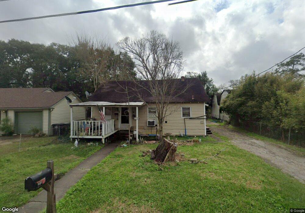 108 E Bell St, Alvin, TX 77511 - photo 1
