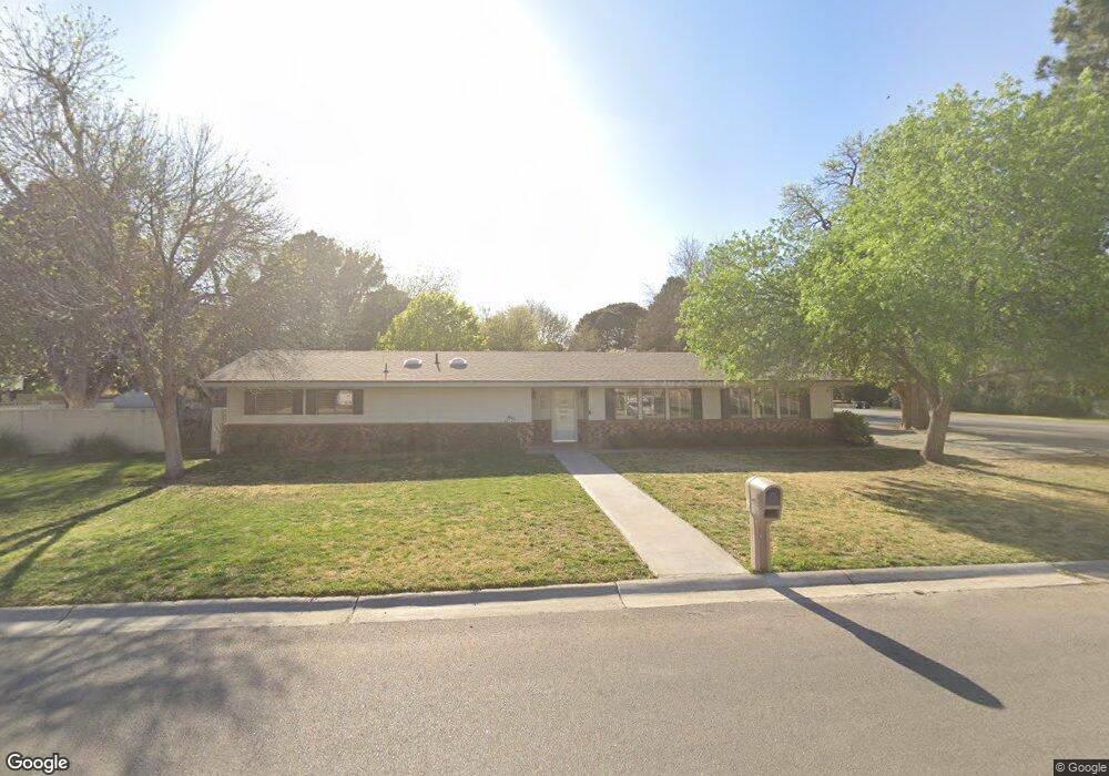 1413 Stagner Dr, Carlsbad, NM 88220 - photo 1