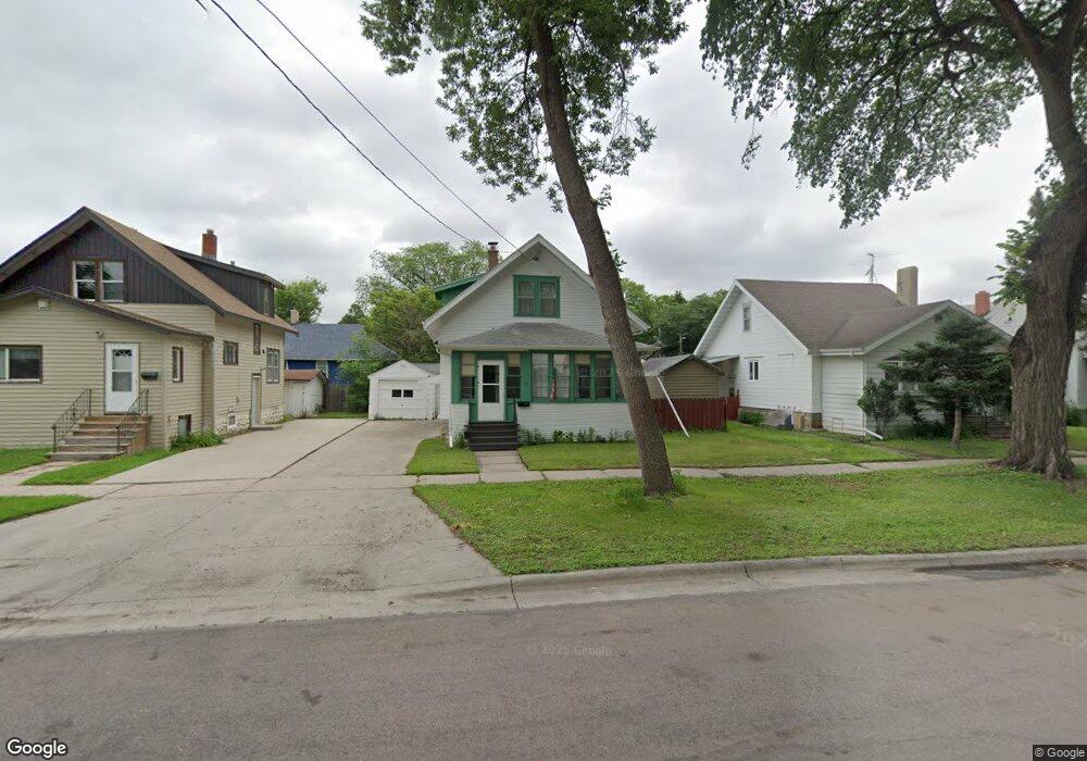 1037 14th St N, Fargo, ND 58102 - photo 1
