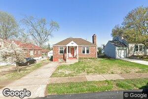 9130 Wayne Dr, Saint Louis, MO 63123
