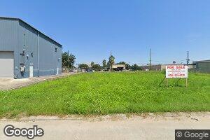 8321 Lafitte Ct, Chalmette, LA 70043