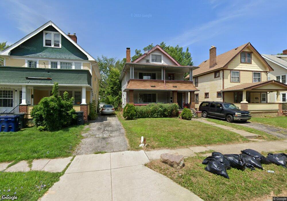 872 Helmsdale Rd, Cleveland, OH 44112 - photo 1