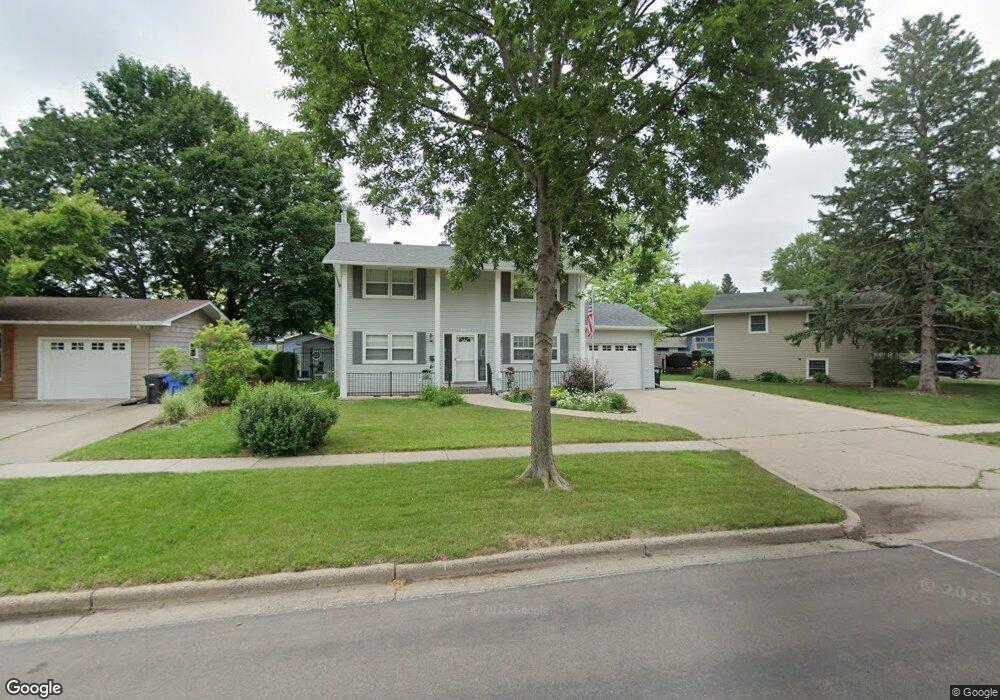 2905 3rd St N, Fargo, ND 58102 - photo 1