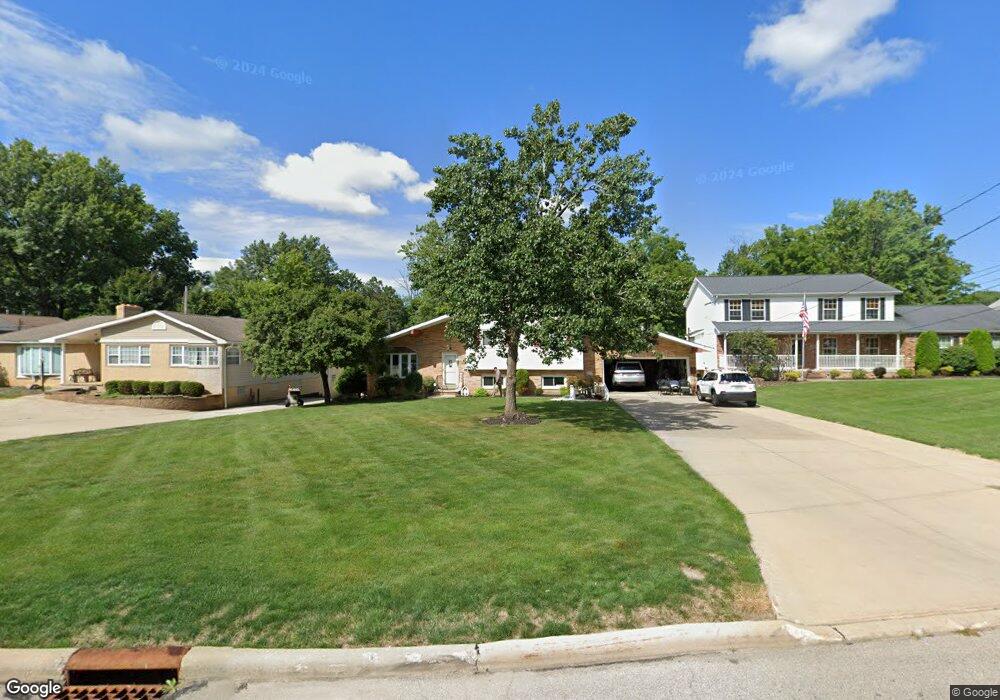 2148 Garden Dr, Wickliffe, OH 44092 - photo 1