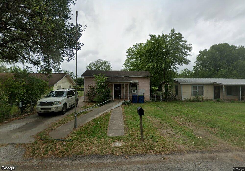 1803 N Washington St, Beeville, TX 78102 - photo 1