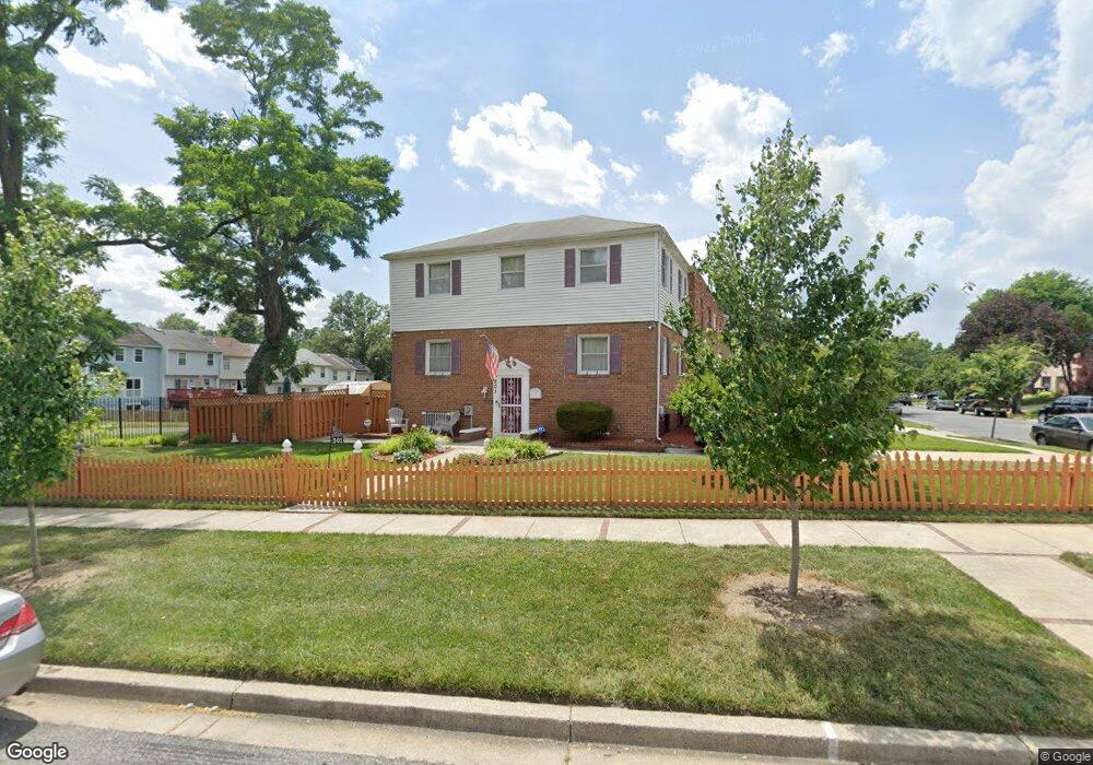 301 Shady Glen Dr, Capitol Heights, MD 20743 - photo 1