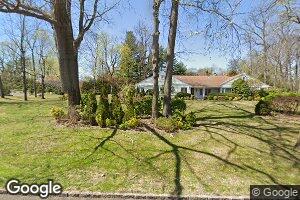 000 Split Rock Dr, Great Neck, NY 11024